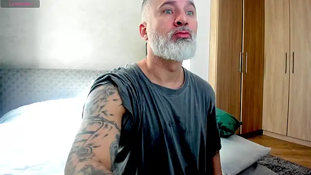 Snapshot of BlowMyXXL chatting on 5, 3, 2025 BlowMyXXL online show from 5, 3, 2025