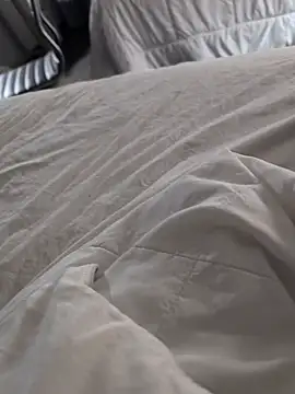 Snapshot of RandomGuy420lol chatting on 23, 12, 2025 RandomGuy420lol online show from 23, 12, 2025