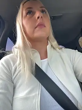 Snapshot of MerlinDave chatting on 18, 9, 2025 MerlinDave online show from 18, 9, 2025