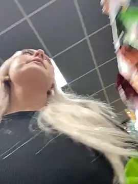 Snapshot of MerlinDave chatting on 23, 9, 2025 MerlinDave online show from 23, 9, 2025