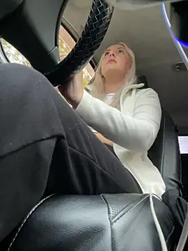 Snapshot of MerlinDave chatting on 25, 9, 2025 MerlinDave online show from 25, 9, 2025