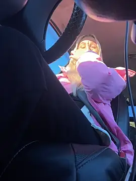 Snapshot of MerlinDave chatting on 30, 9, 2025 MerlinDave online show from 30, 9, 2025