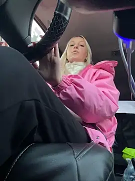 Snapshot of MerlinDave chatting on 13, 10, 2025 MerlinDave online show from 13, 10, 2025