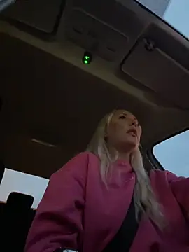 Snapshot of MerlinDave chatting on 24, 10, 2025 MerlinDave online show from 24, 10, 2025