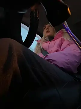 Snapshot of MerlinDave chatting on 6, 11, 2025 MerlinDave online show from 6, 11, 2025