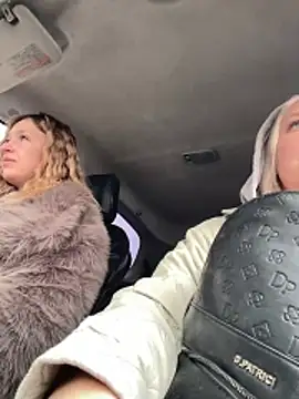 Snapshot of MerlinDave chatting on 22, 11, 2025 MerlinDave online show from 22, 11, 2025