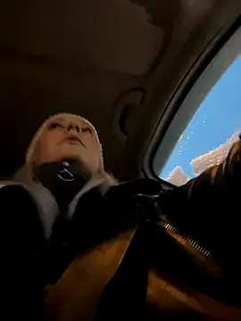 Snapshot of MerlinDave chatting on 26, 11, 2025 MerlinDave online show from 26, 11, 2025