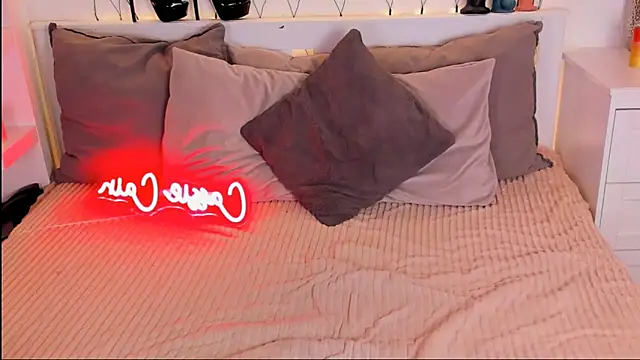 Snapshot of CassyCain chatting on 12, 3, 2026 CassyCain online show from 12, 3, 2026