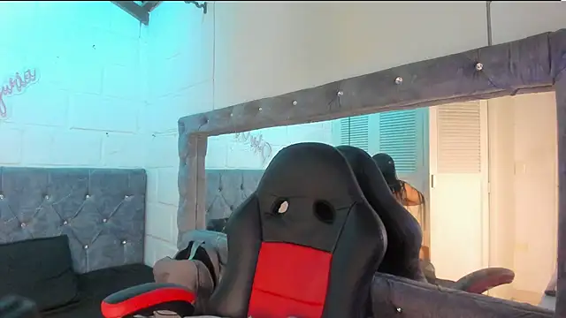 sarajhonson dl online show from 11, 2, 2026