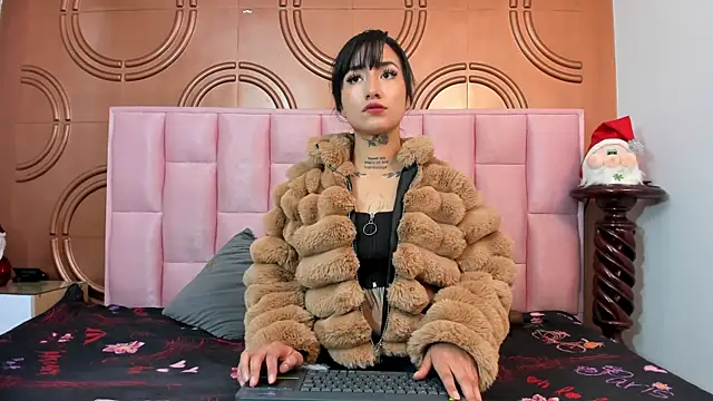 emmily keller19 online show from 9, 1, 2025