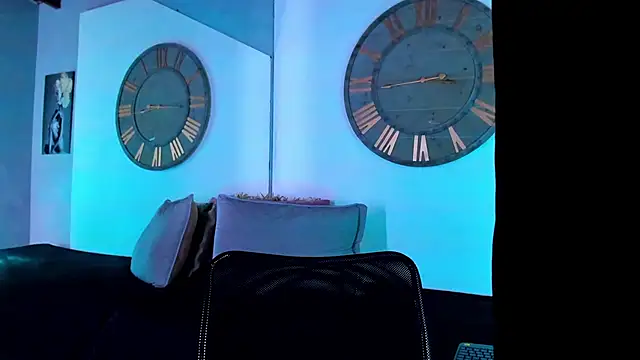 Mike 0233  online show from 12, 12, 2024