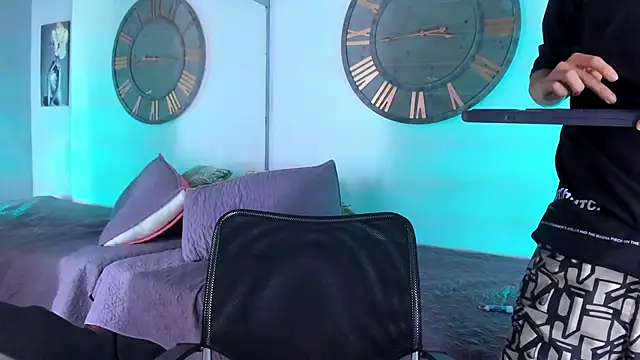 Mike 0233  online show from 17, 12, 2024