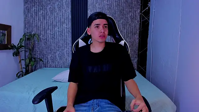 Mike 0233  online show from 10, 10, 2025