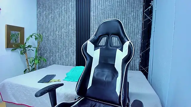 Mike 0233  online show from 5, 11, 2025