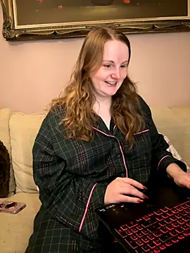 Snapshot of GingerSnap33 chatting on 2, 11, 2025 GingerSnap33 online show from 2, 11, 2025