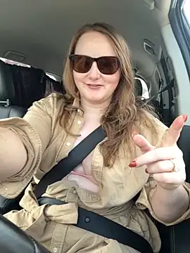 Snapshot of GingerSnap33 chatting on 2, 11, 2025 GingerSnap33 online show from 2, 11, 2025