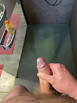 Snapshot of thestringer chatting on 10, 3, 2026 thestringer online show from 10, 3, 2026