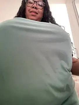 Snapshot of XMara chatting on 12, 2, 2026 XMara online show from 12, 2, 2026