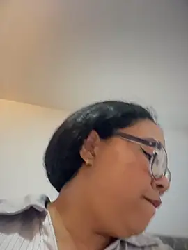 Snapshot of XMara chatting on 2, 3, 2026 XMara online show from 2, 3, 2026