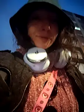 Lucy cole online show from 24, 2, 2025