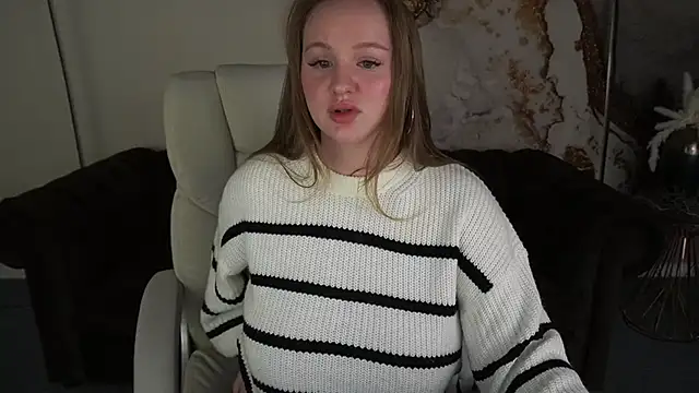 Snapshot of LylaYeess chatting on 11, 12, 2024 LylaYeess online show from 11, 12, 2024