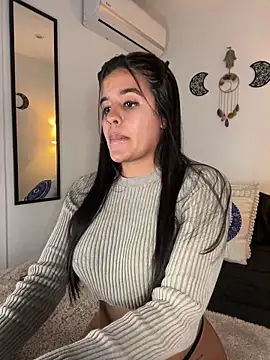 EmelyRogers online show from 7, 3, 2025