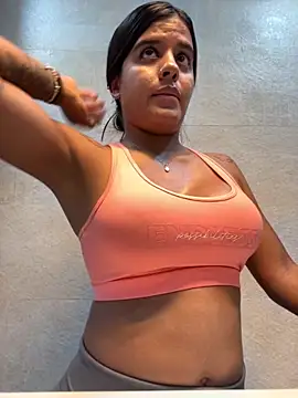 Snapshot of EmelyRogers chatting on 6, 10, 2025 EmelyRogers online show from 6, 10, 2025