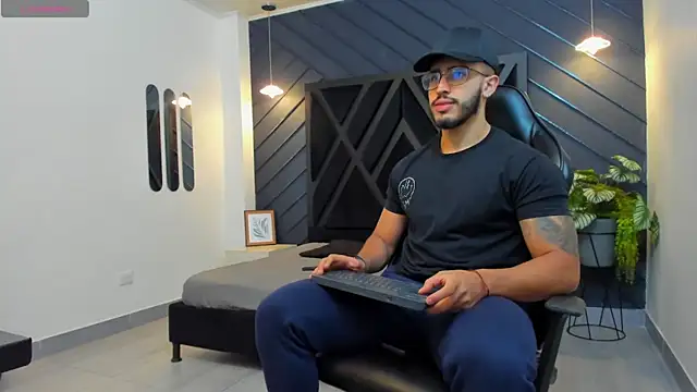 Liam Kleiin online show from 2, 10, 2025