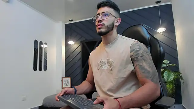 Liam Kleiin online show from 2, 11, 2025