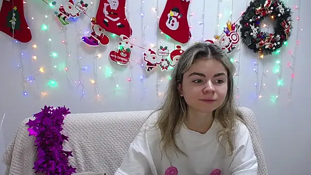 Snapshot of TinaRedly chatting on 29, 12, 2024 TinaRedly online show from 29, 12, 2024