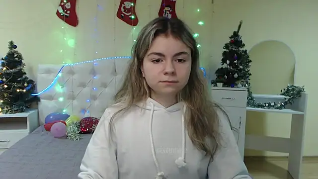 Snapshot of TinaRedly chatting on 12, 1, 2025 TinaRedly online show from 12, 1, 2025