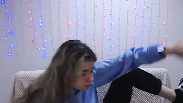 Snapshot of TinaRedly chatting on 27, 1, 2025 TinaRedly online show from 27, 1, 2025