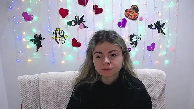 Snapshot of TinaRedly chatting on 30, 1, 2025 TinaRedly online show from 30, 1, 2025
