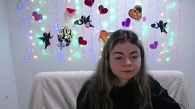 Snapshot of TinaRedly chatting on 11, 2, 2025 TinaRedly online show from 11, 2, 2025
