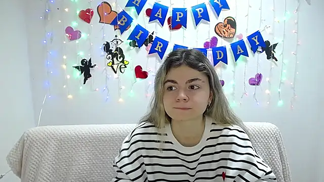 Snapshot of TinaRedly chatting on 2, 3, 2025 TinaRedly online show from 2, 3, 2025