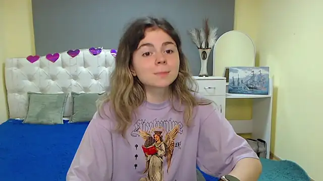Snapshot of TinaRedly chatting on 8, 9, 2025 TinaRedly online show from 8, 9, 2025