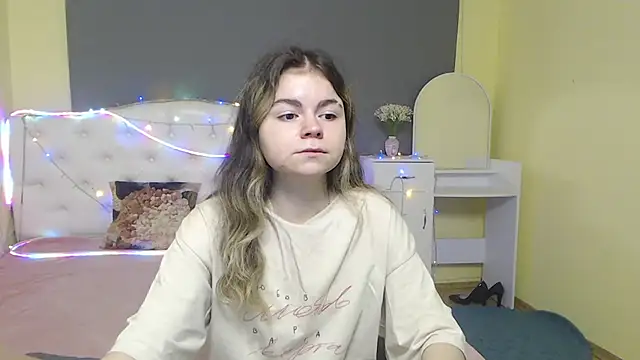 TinaRedly online show from 7, 5, 2026