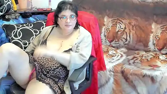 Snapshot of _LovelyAlice chatting on 6, 3, 2025 LovelyAlice online show from 6, 3, 2025