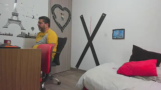 hotandfierylatinos2023 online show from 29, 12, 2024