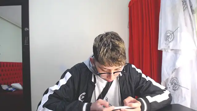  Thomas hot  online show from 8, 1, 2025