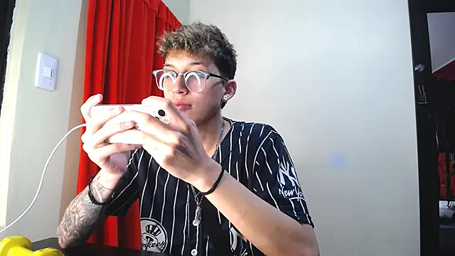  Thomas hot  online show from 30, 1, 2025