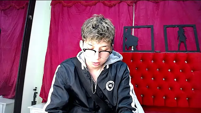  Thomas hot  online show from 21, 2, 2025