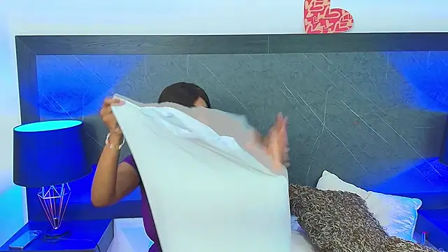 Snapshot of charlottebrowns_ chatting on 21, 2, 2025 charlottebrowns online show from 21, 2, 2025