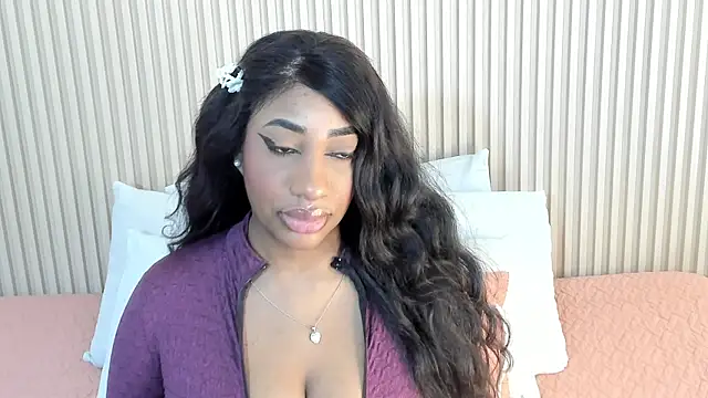 Snapshot of charlottebrowns_ chatting on 7, 11, 2025 charlottebrowns online show from 7, 11, 2025