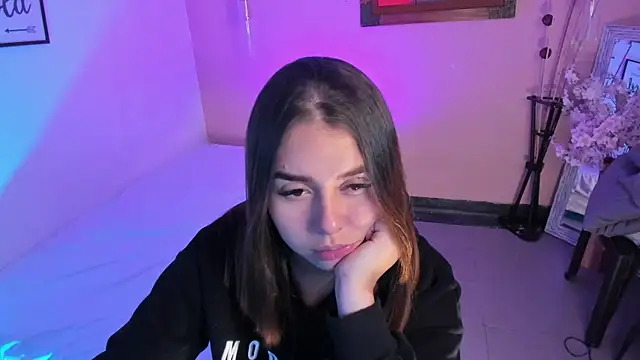 ArianaBaker online show from 30, 9, 2025