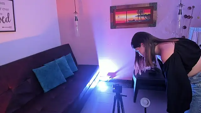 Snapshot of ArianaBaker chatting on 11, 11, 2025 ArianaBaker online show from 11, 11, 2025