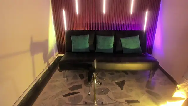 Snapshot of ArianaBaker chatting on 2, 12, 2025 ArianaBaker online show from 2, 12, 2025