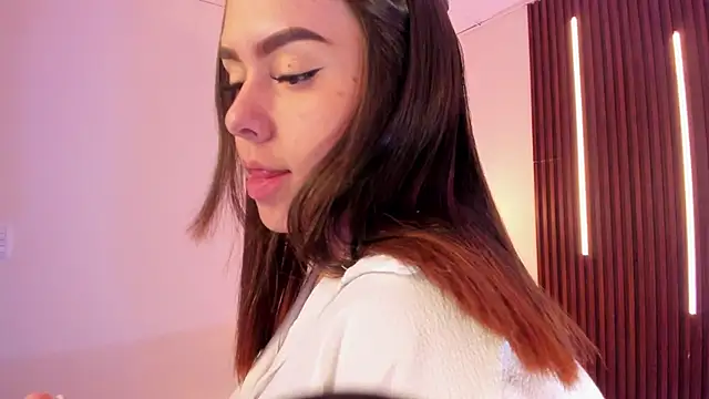 ArianaBaker online show from 30, 6, 2026
