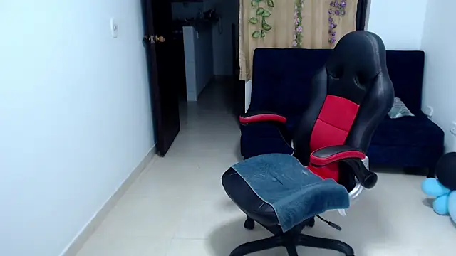 Snapshot of kaira_sweet_ chatting on 19, 10, 2025 kaira sweet  online show from 19, 10, 2025