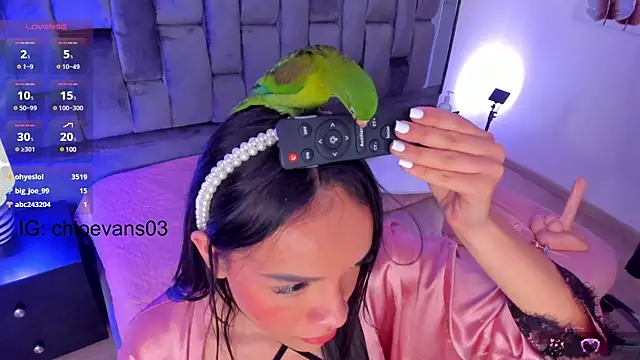 Snapshot of Chloe_evans__ chatting on 7, 3, 2025 Chloe evans   online show from 7, 3, 2025